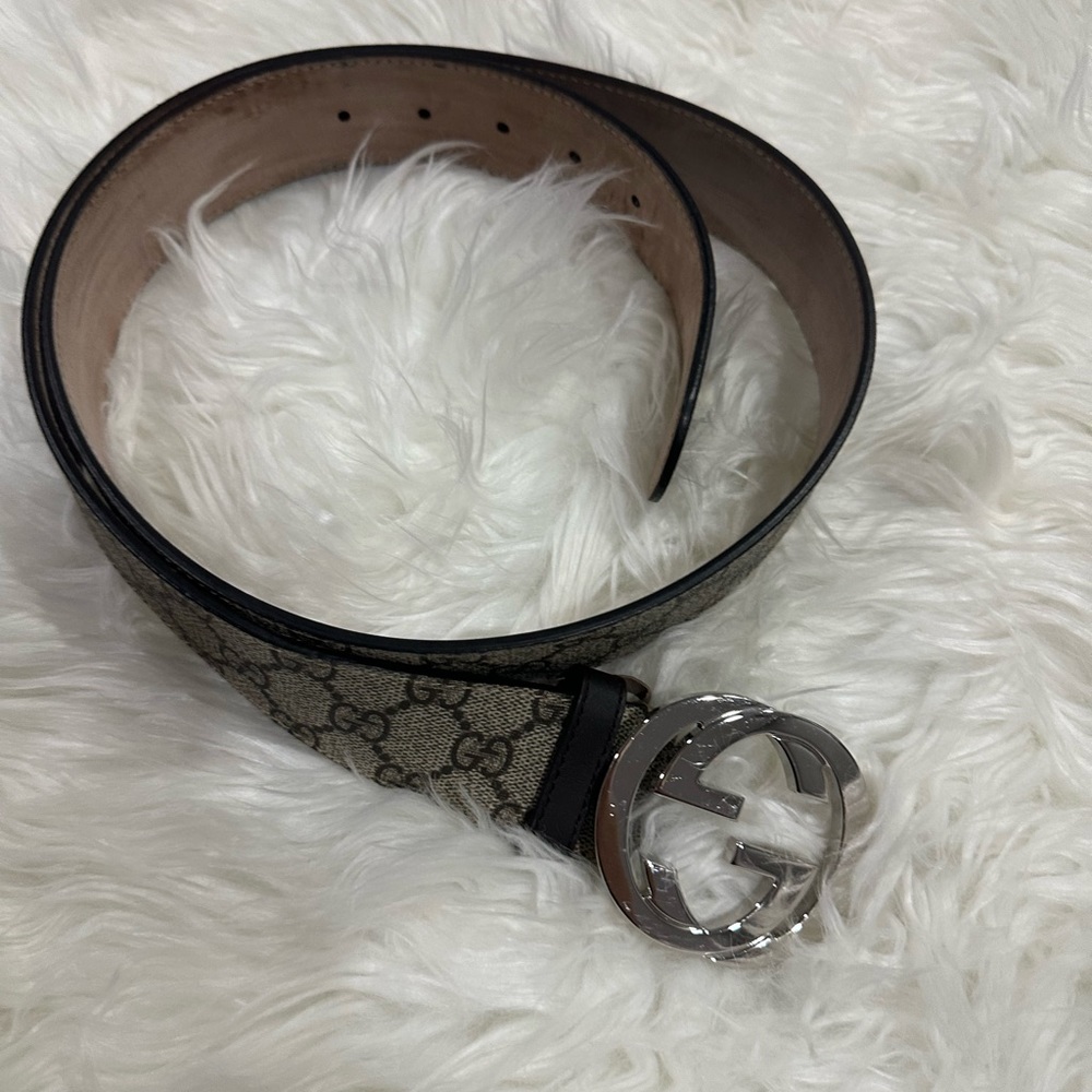 Gucci GG supreme belt w/ G buckle